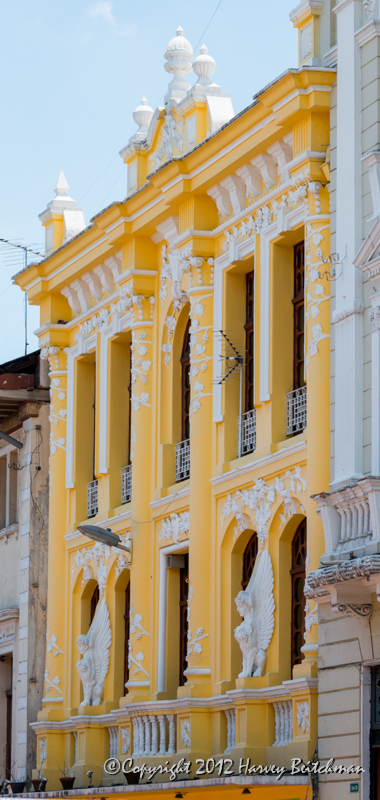 3167 Beautiful Facade, Quito.jpg